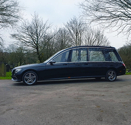 Mercedes Hearse Hero Mobile